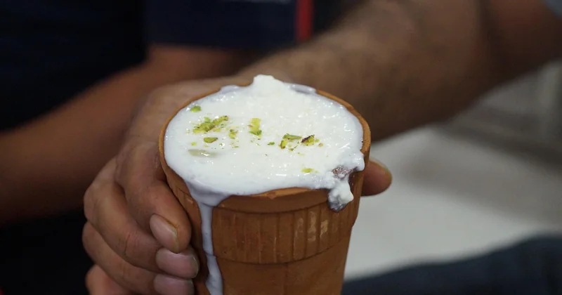 Le lassi, le chai et la question de l'alcool